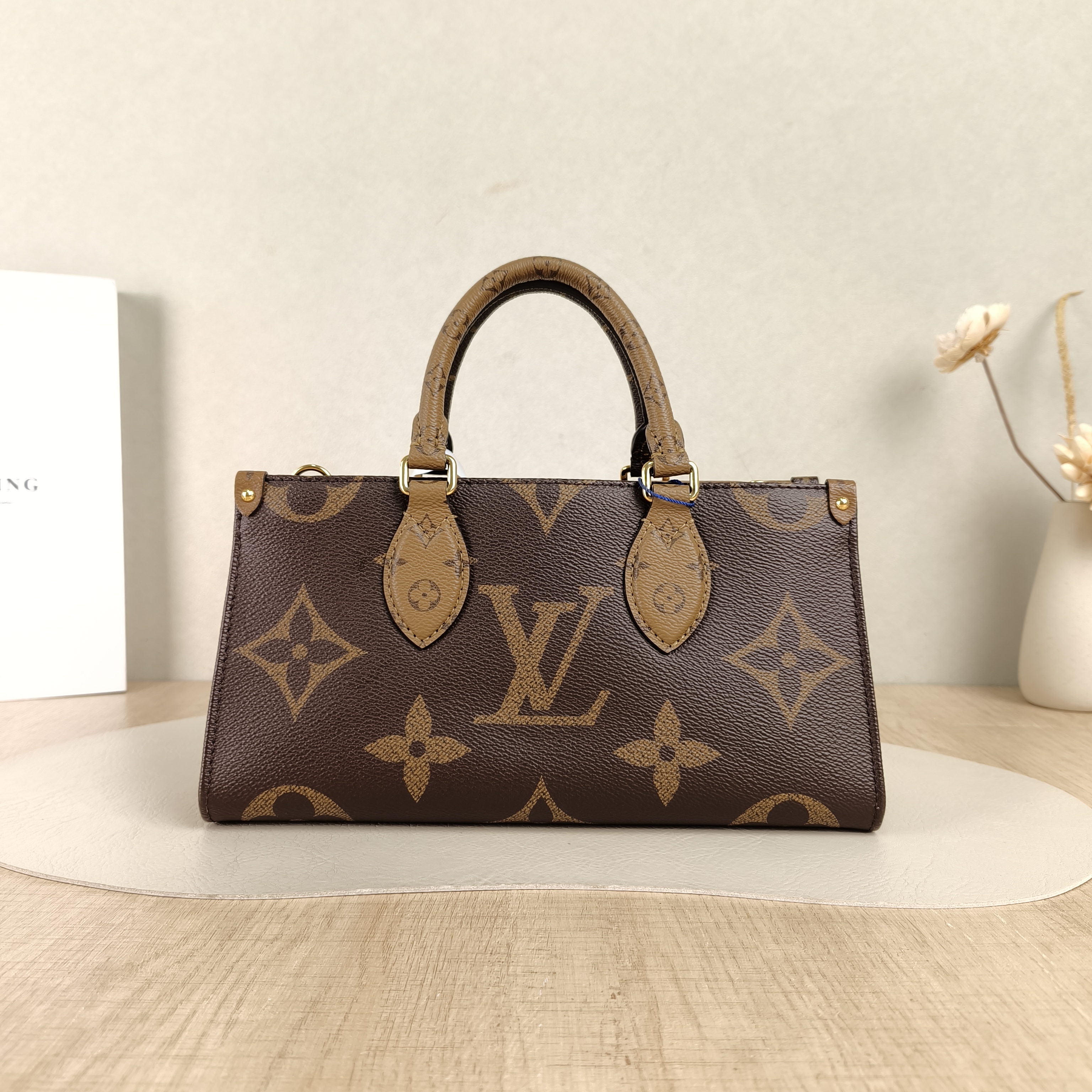 Louis Vuitton Crossbody Bag Onthego East West Monogram PVC Small25 × 10 × 13 cm