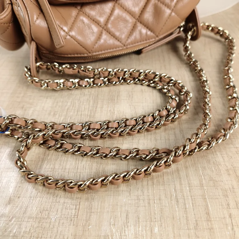 Chanel Crossbody Bag Camera Bag Taupe Lambskin One Size 24 × 17 × 18 cm — detail view 1 of 11