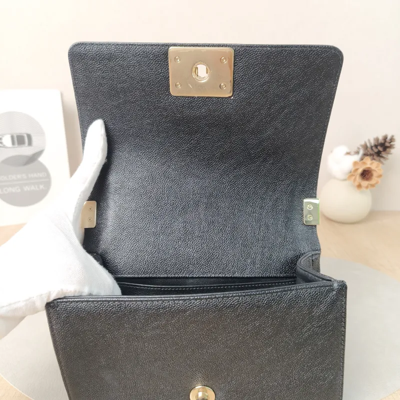 Chanel Crossbody Bagv leboy Black Grained Calfskin Small20.5 × 8.5 × 12 cm — detail view 2 of 13