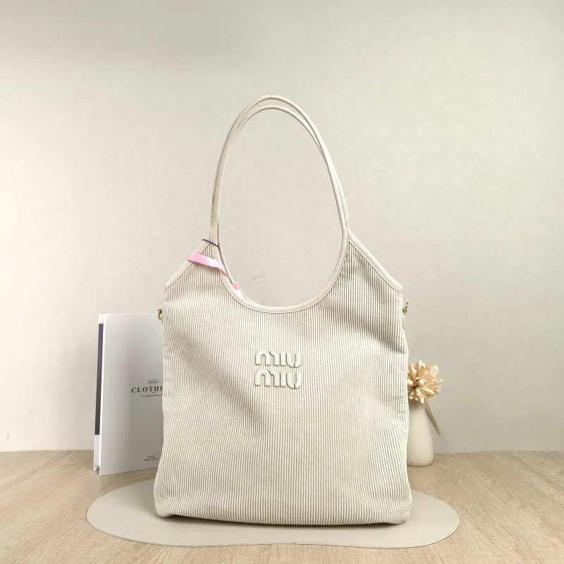 Miumiu Shoulder Bag IVY Tote Shopping Tote White Medium35*40
