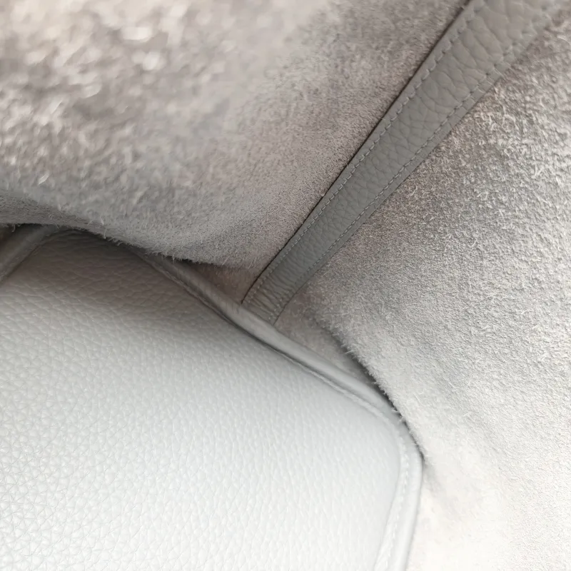 Hermès Top Handle Bag Picotin Lock 22 22 Taurillon Clemence TC Calfskin Medium 22 × 17 × 21 cm W — detail view 10 of 12