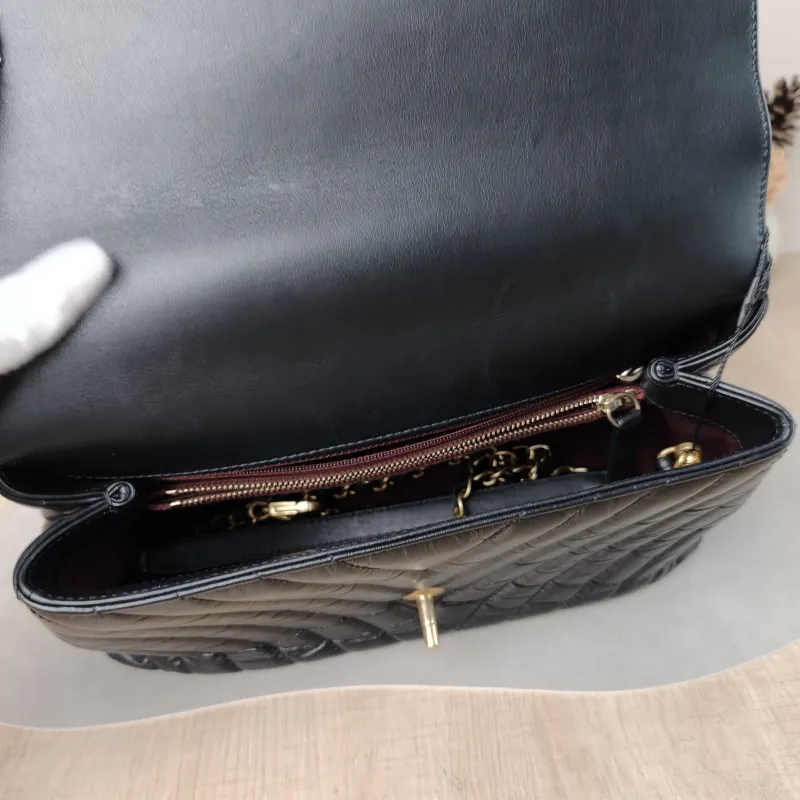 Chanel Top Handle Bag Coco Handle​ v Black Waxed Leather Calfskin Medium 29 × 12 × 18 cm 26 — detail view 13 of 13