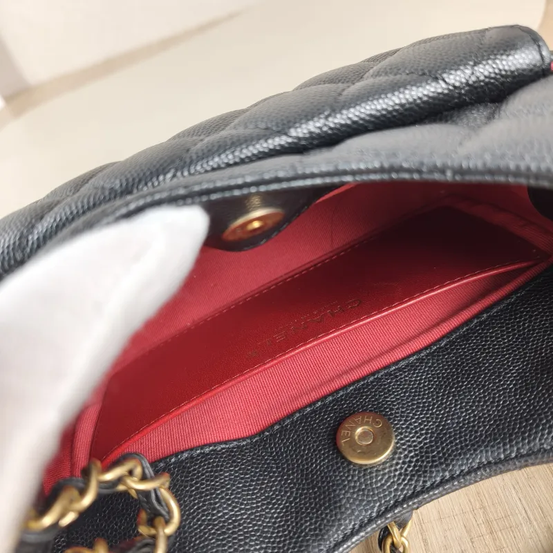 Chanel Crossbody Bag HOBO Black Grained Calfskin Small 19 × 6 × 17 cm — detail view 10 of 10