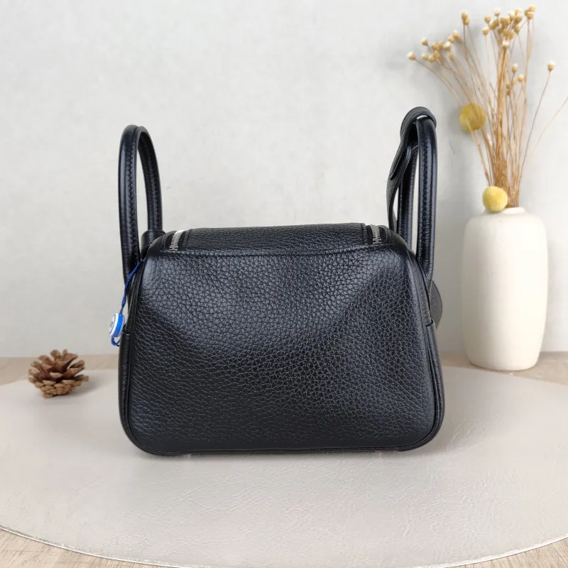 Hermès Crossbody Bag Lindy Mini 19 89Black TC Calfskin Mini 19 × 9.5 × 13 cm K — cover view 5 of 6