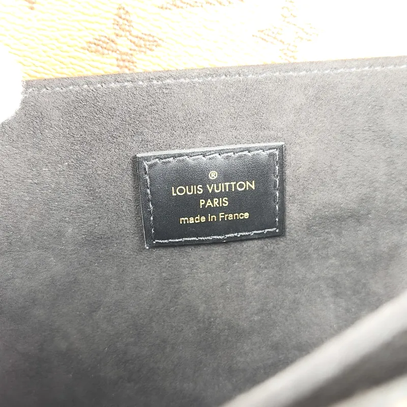 Louis Vuitton Crossbody Bag Pochette Métis Monogram Colorblock PVC Medium 25 × 7 × 19 cm — detail view 12 of 12