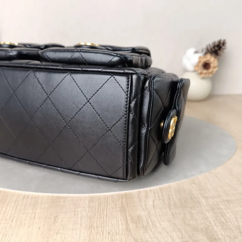 Chanel Shoulder Bag Hobo Shoulder Bag Black Lambskin Small31 × 15 × 22 cm — detail view 10 of 14