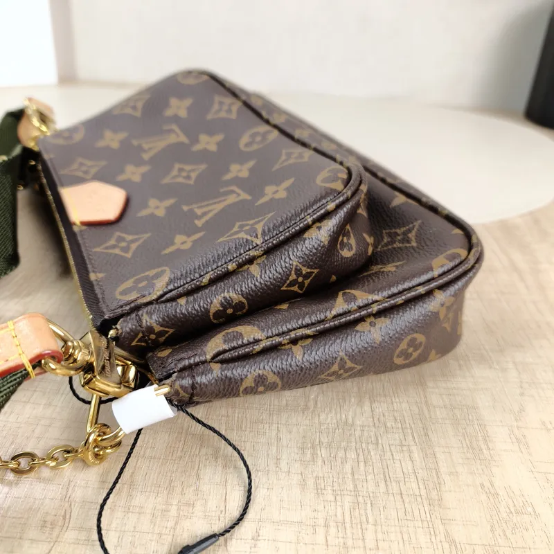 Louis Vuitton Crossbody Bag Multi Pochette Accessoires Shoulder Strap PVC Small24 × 4 × 13.5 cm — detail view 10 of 13