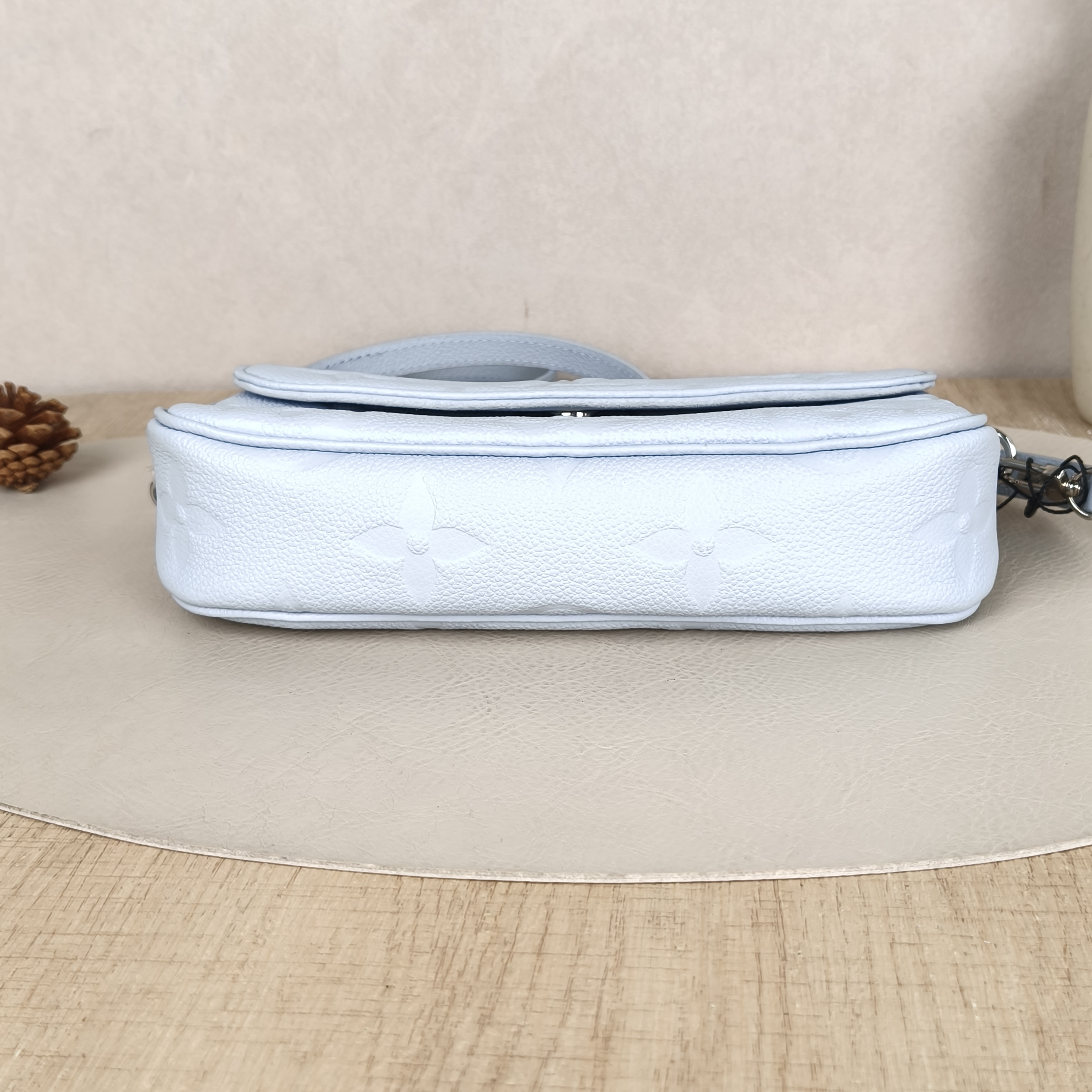 Louis Vuitton Crossbody Bag IVY Blue Monogram Empreinte Embossed Calfskin Small23.5 × 4.3 × 12 cm — cover view 9 of 9