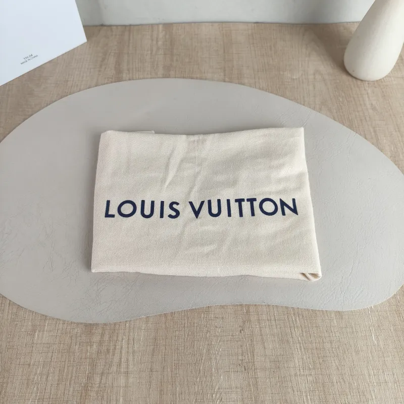 Louis Vuitton Crossbody Bag Pochette Métis Monogram Colorblock PVC Medium 25 × 7 × 19 cm — detail view 11 of 14