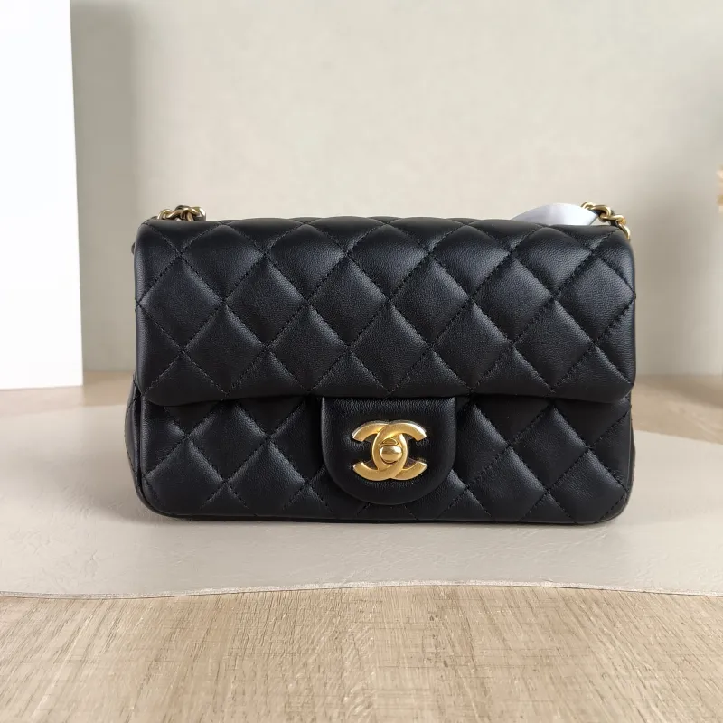 Chanel Crossbody Bag mini Black Lambskin One Size20 × 6 × 12 cm
