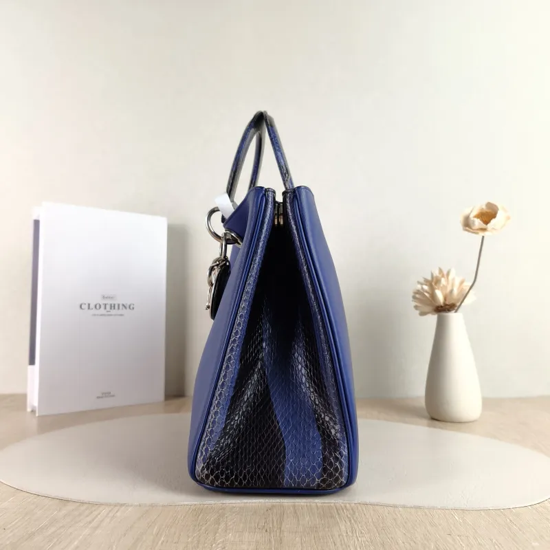 DIOR Top Handle Bag issimo Tote Bag Navy Calfskin · Medium 32 × 11 × 23 cm — detail view 10 of 10