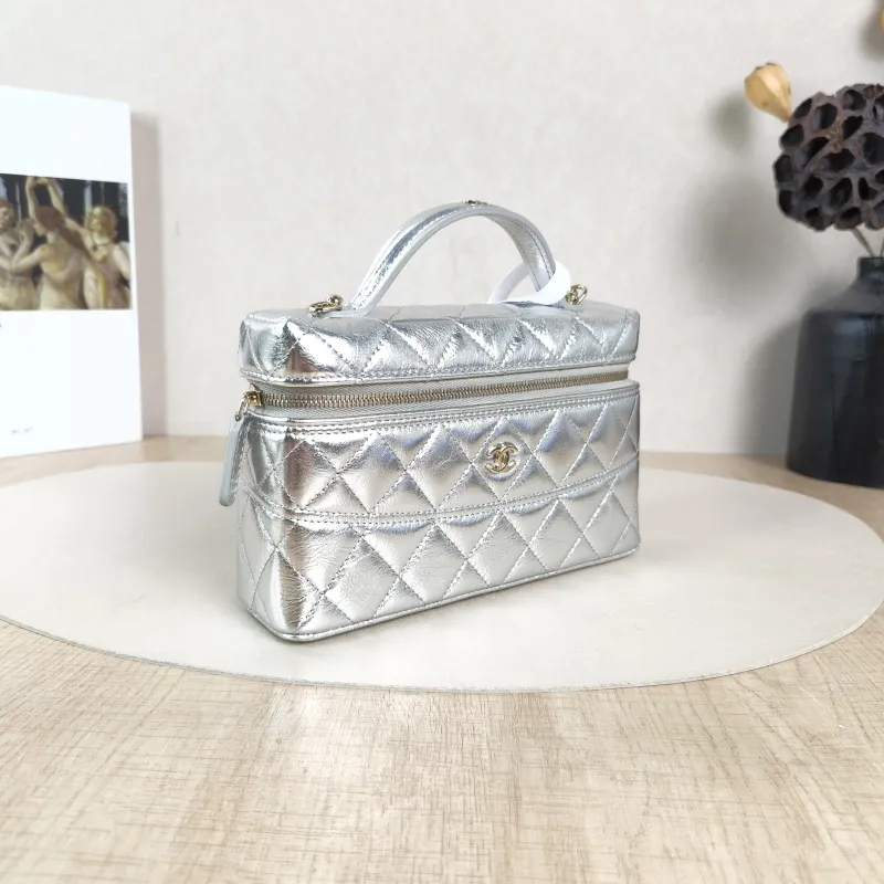 Chanel Top Handle Bag lp Silver Waxed Leather One Size19.5 × 5 × 17 cm — cover view 4 of 5