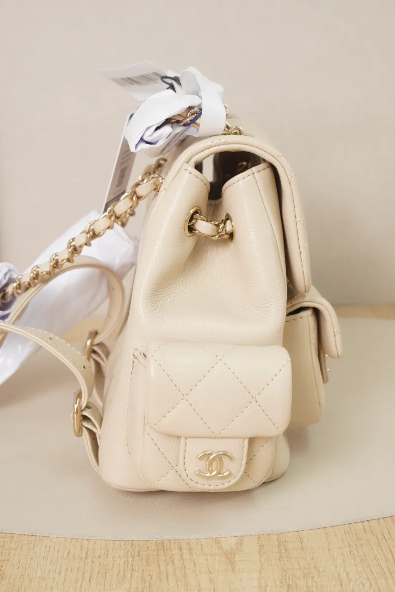 Chanel duma Small Grained Calfskin Microchip Edition · 18 × 10 × 18 cm — detail view 6 of 17