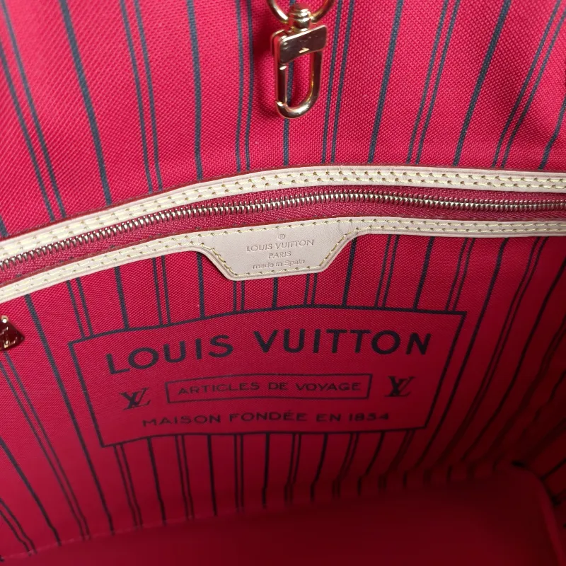 Louis Vuitton Shoulder Bag Neverfull Monogram PVC Medium 31 × 14 × 28 cm — detail view 2 of 11