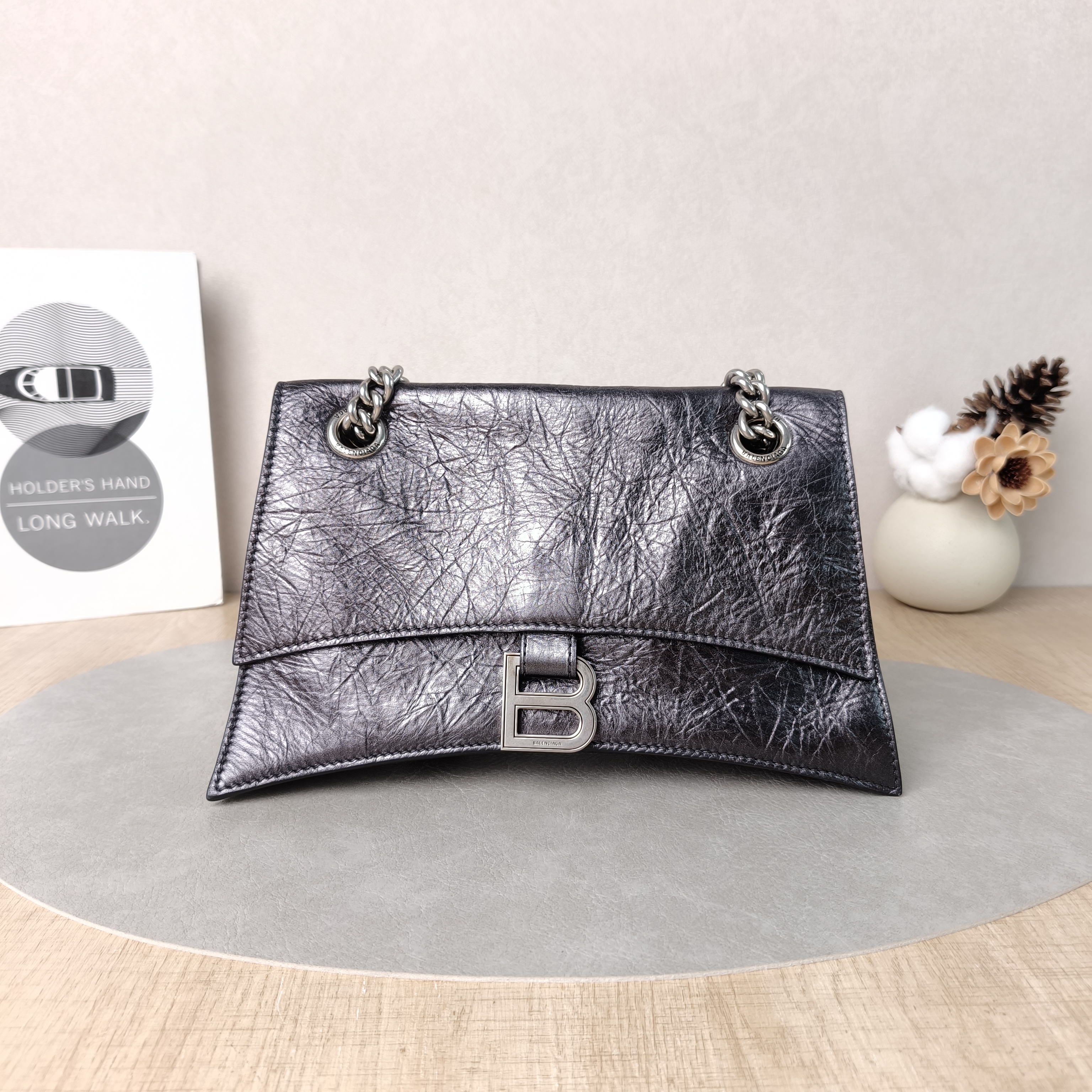 BALENCIAGA Shoulder Bag CRUSH Chain Bag Calfskin Small25 × 8 × 15 cm