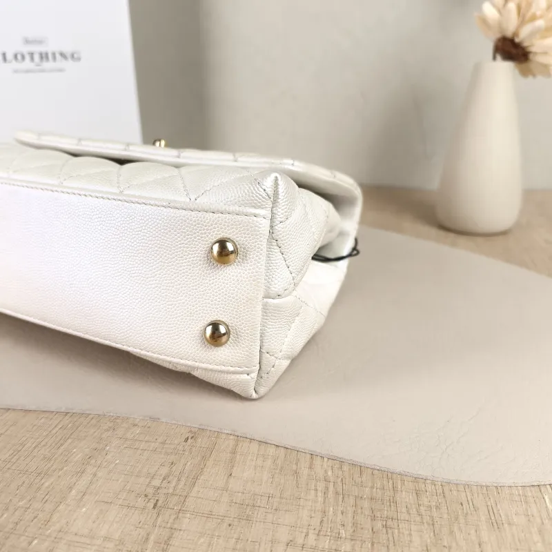 Chanel Top Handle Bag Coco Handle​ Grained Calfskin Small24 × 10 × 14 cm — detail view 12 of 15