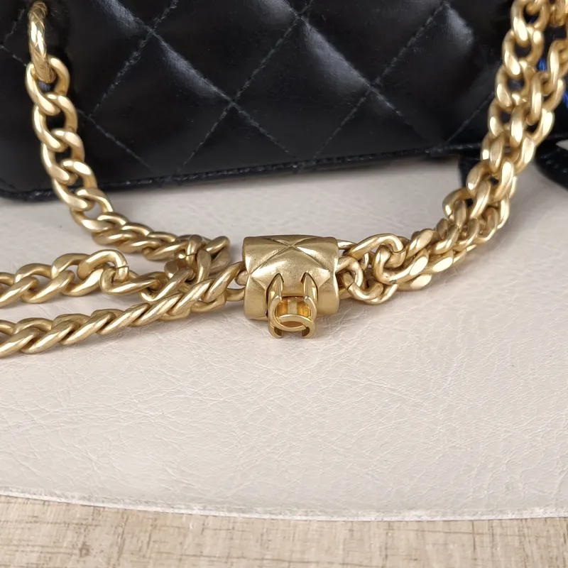 Chanel Crossbody Bag Edition Black Lambskin One Size 16 × 8 × 9.5 cm — detail view 4 of 14