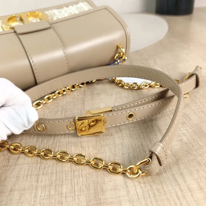 DIOR Crossbody Bag30 Montaigne East-West 30 Canvas Small21 × 6 × 12 cm — detail view 10 of 12