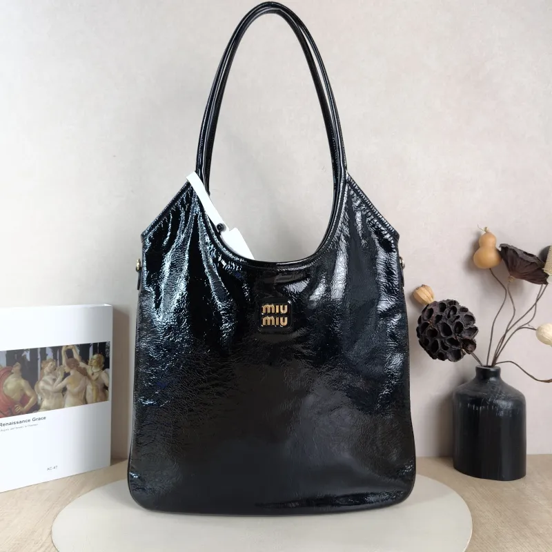 Miumiu Shoulder Bag IVY Tote Shopping Tote Black Patent Leather Medium 35*40