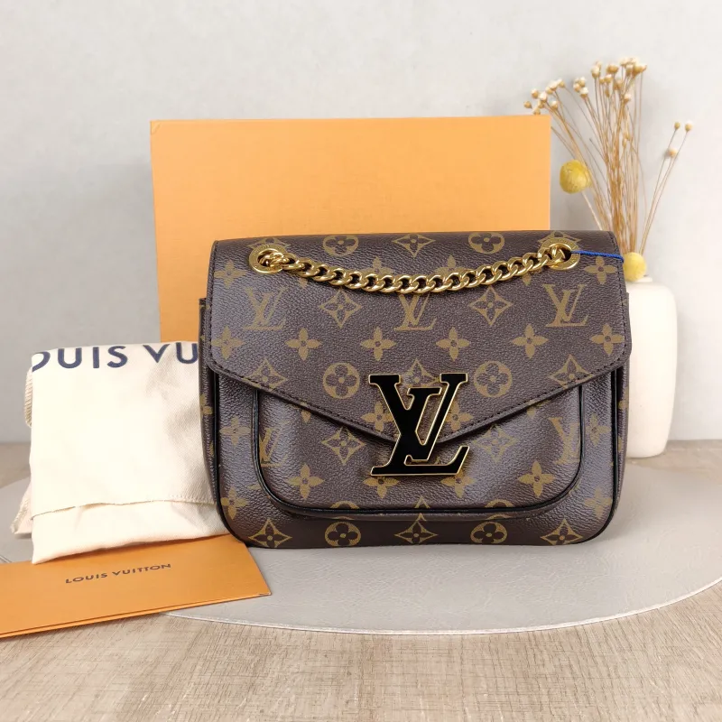 Louis Vuitton Crossbody Bag Passy Messenger Bag Monogram PVC Small 23 × 9 × 17 cm — cover view 3 of 6