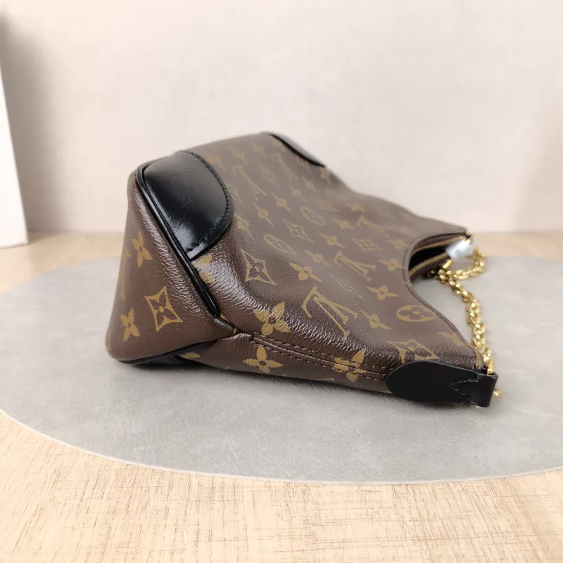 Louis Vuitton Crossbody Bag Boulogne PVC Small26 × 9.5 × 16 cm — detail view 2 of 10