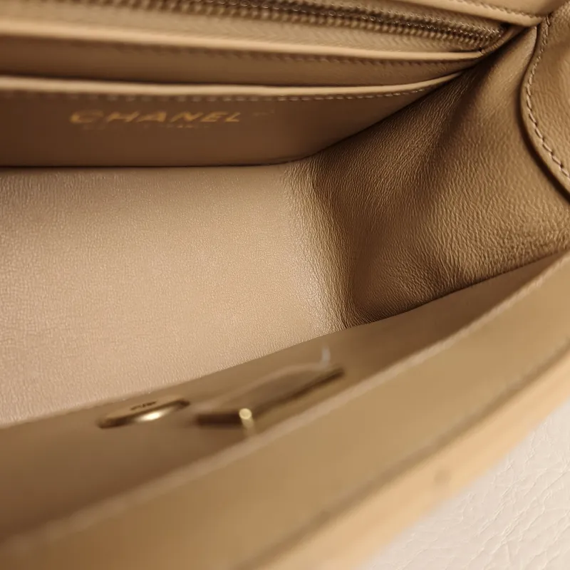 Chanel Crossbody Bag Taupe Lambskinmini17 × 8 × 13.5 cm — detail view 12 of 13