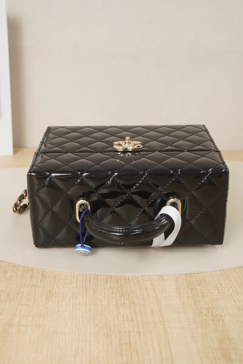 Chanel 25a Small Black Patent Leather Microchip Edition · 18 × 8 × 14.5 cm — detail view 9 of 18