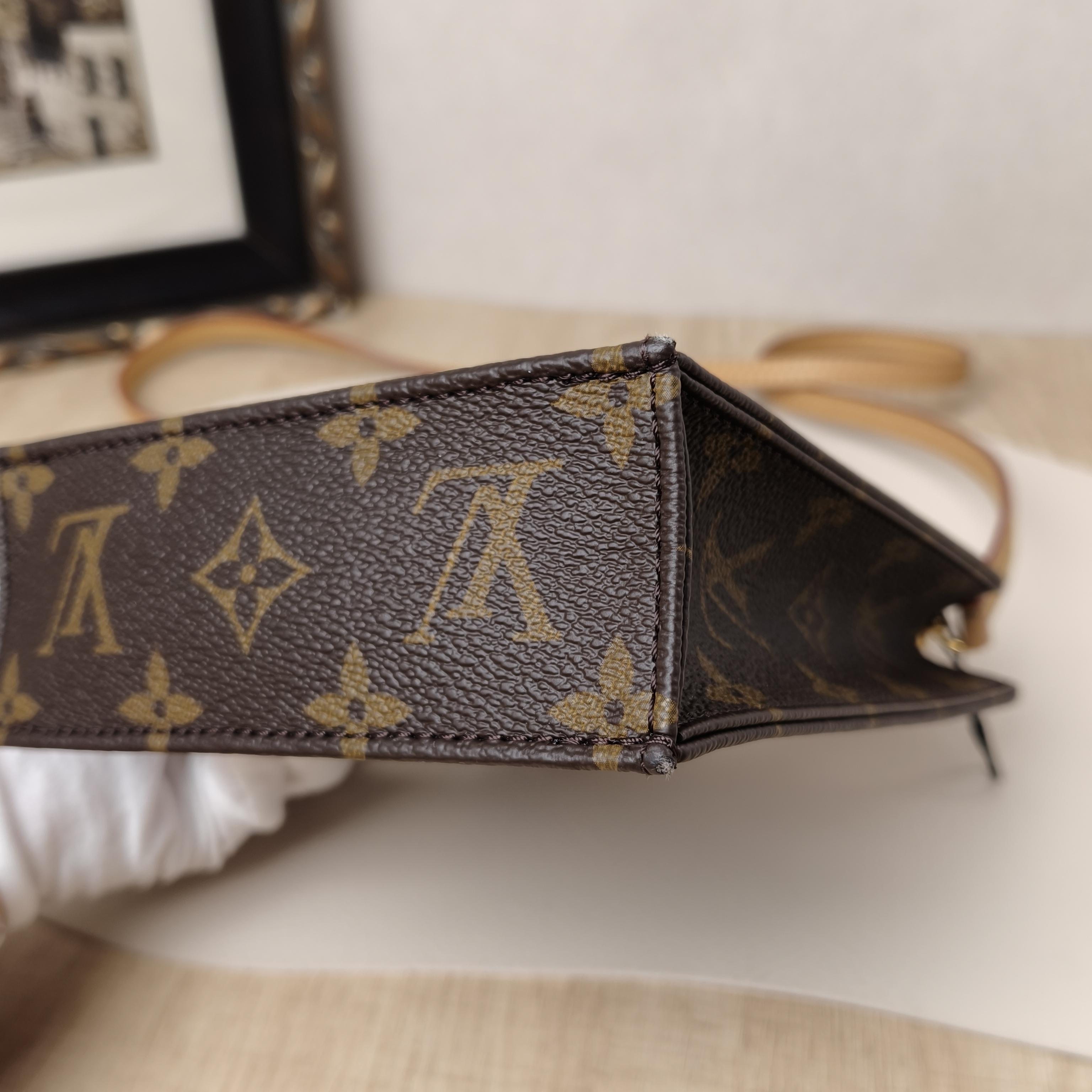 Louis Vuitton Crossbody Bag PETIT SAC PLAT Mini Monogram PV Cmini14 × 5 × 17 cm — cover view 2 of 9