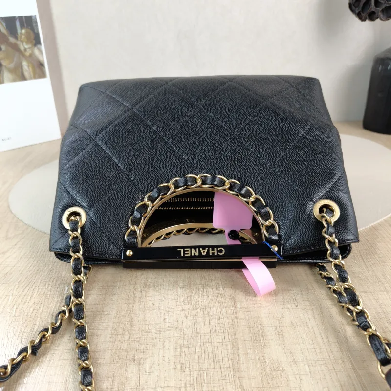 Chanel Top Handle Bag Shoulder Bag Black Grained Calfskin One Size 25 × 9 × 20 cm 29 — detail view 7 of 10