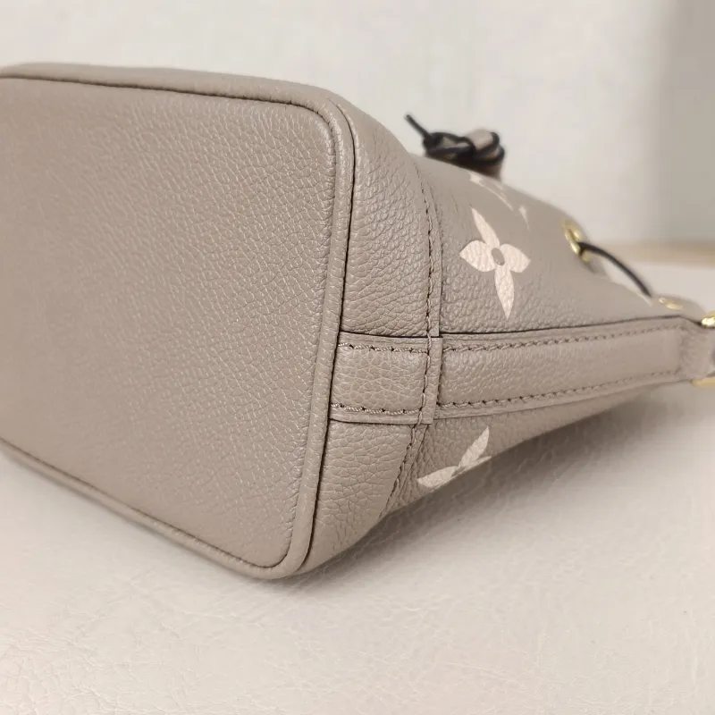 Louis Vuitton Crossbody Bag NANO NOÉ Bucket Bag Nano · White Empreinte Embossed Calfskin nano 13 × 10 × 16 cm — detail view 7 of 9