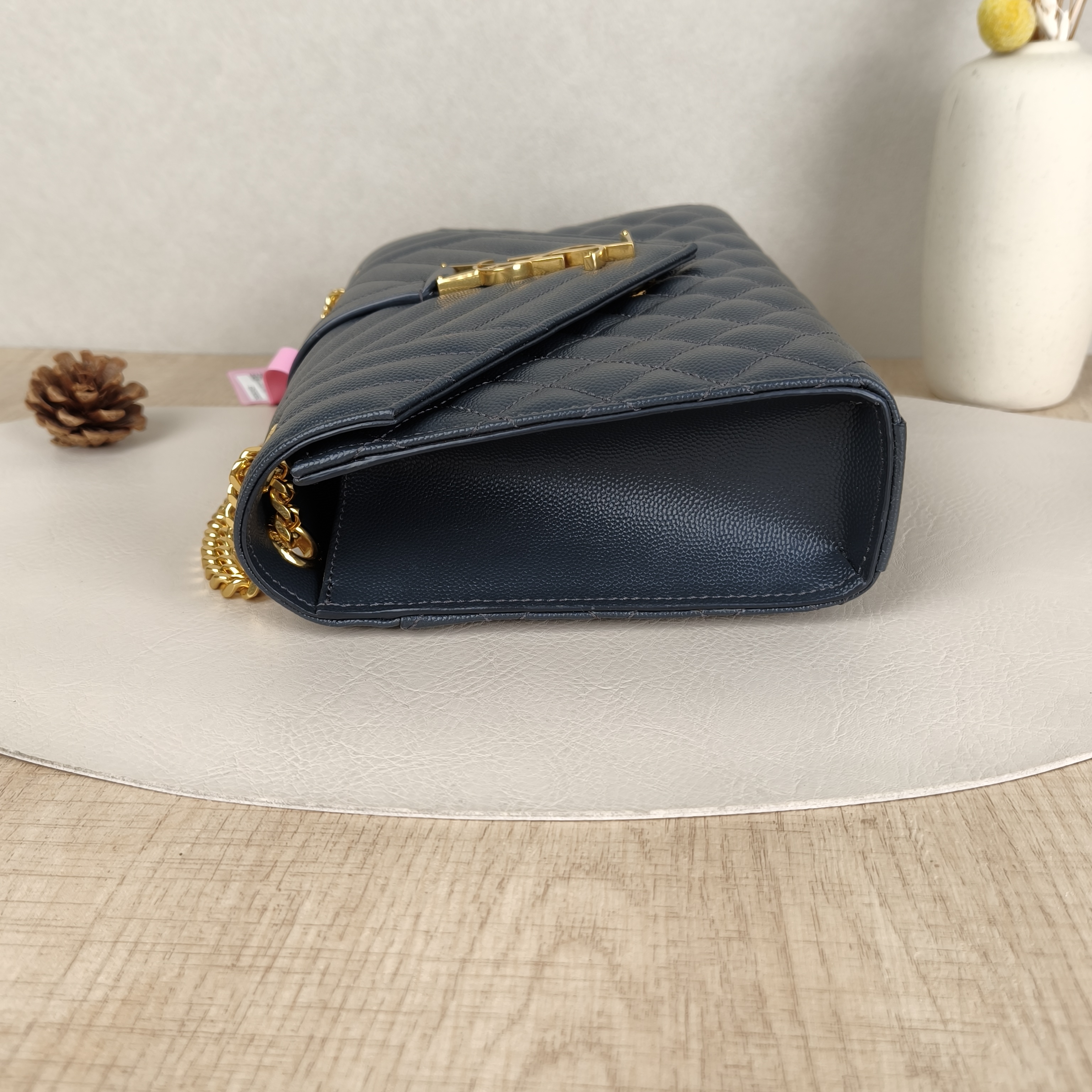 SAINT LAURENT Crossbody Bag ENVELOPE Grey Grained Calfskin Medium24 × 6 × 17.5 cm — cover view 2 of 10