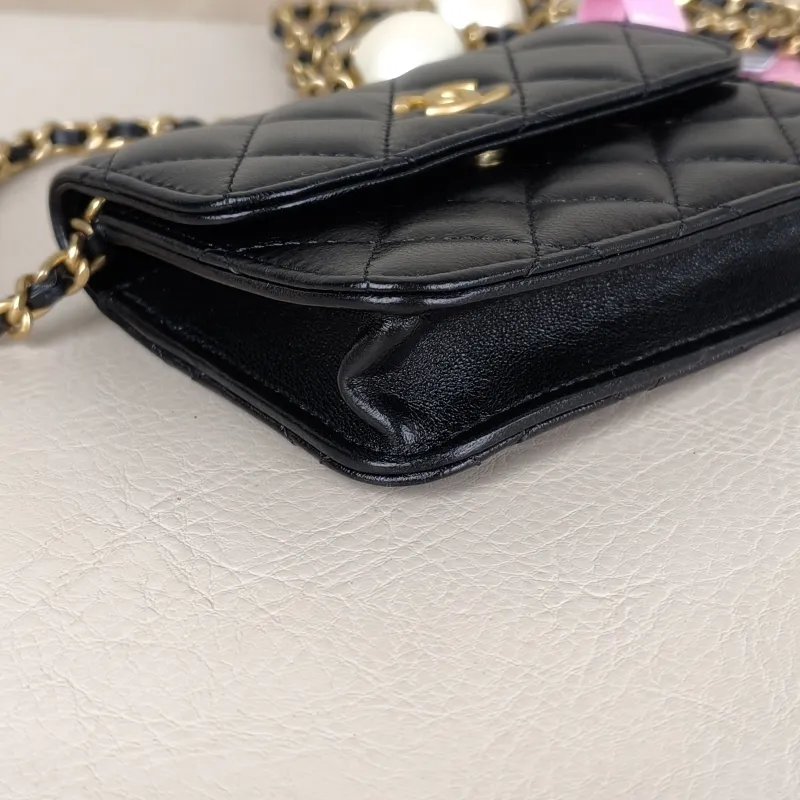 Chanel Crossbody Bag Crossbody Bag Black with Gold-Tone Hardware Lambskinmini12 × 2.5 × 9.5 cm — detail view 4 of 14