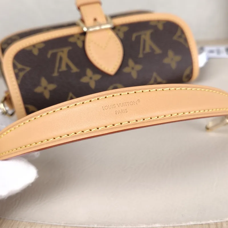 Louis Vuitton Crossbody Bag Diane Baguette Bag Monogram PVC nano 19 × 6 × 10.5 cm — detail view 5 of 12
