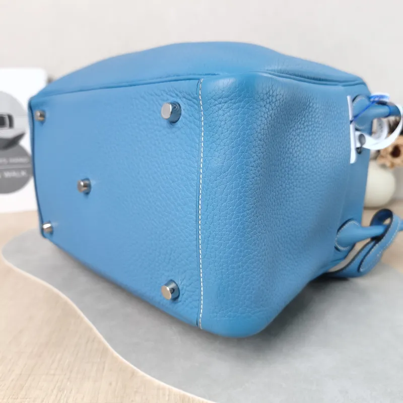 Hermès Crossbody Bag Lindy 3075 Taurillon Clemence TC Calfskin30 × 15 × 19 cm — detail view 10 of 14
