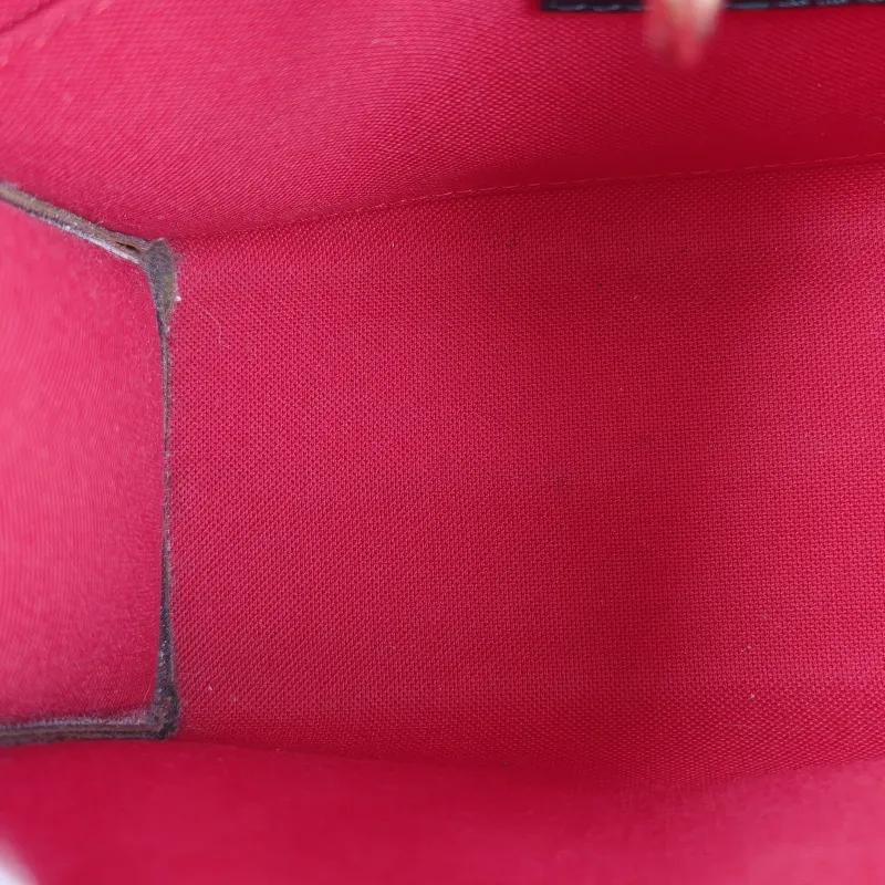Louis Vuitton Crossbody Bag Onthego BB Monogram PVCBB18 × 8.5 × 15 cm — detail view 4 of 13