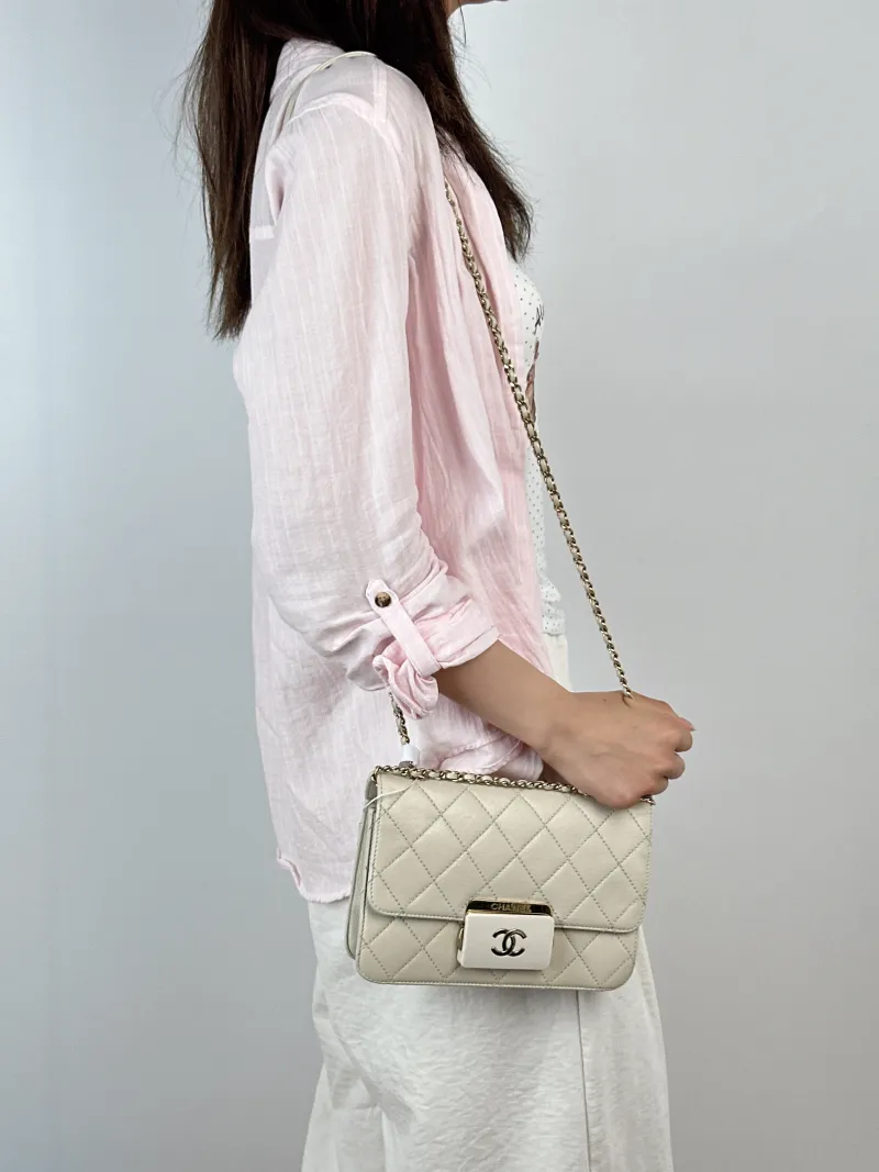 Chanel Crossbody Bagcf Collection Crossbody Bag White Calfskin One Size21 × 5 × 14 cm — on-model view 1 of 3