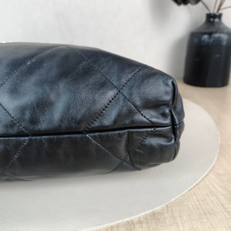 Chanel Shoulder Bag 22Bag Black CC alfskin Small 35 × 7 × 37 cm — detail view 8 of 13
