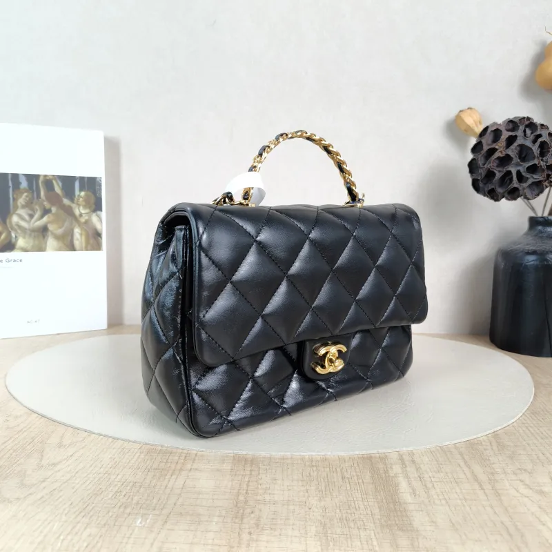 Chanel Crossbody Bag Black SL ambskin Medium25 × 8 × 16 cm — cover view 4 of 5