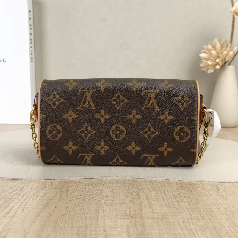 Louis Vuitton Crossbody Bag POCHETTE CAMILLE Monogram PVC One Size20.5 × 6 × 11 cm — cover view 3 of 6