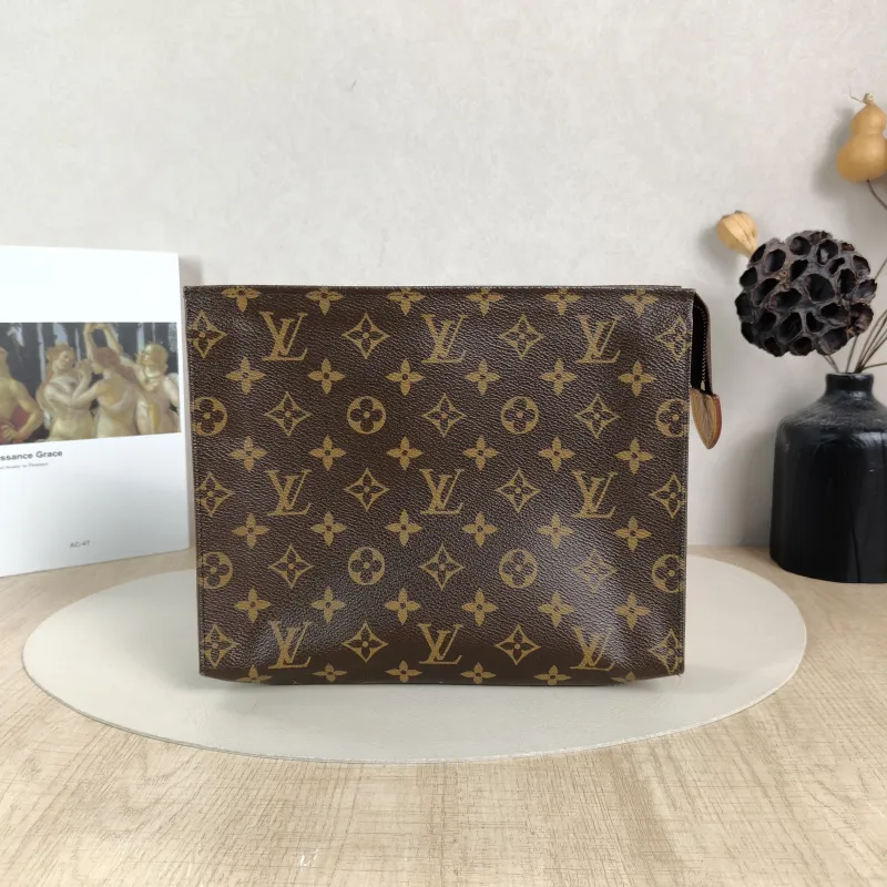 Louis Vuitton Clutch26 Monogram PVC Large25 × 5.5 × 20 cm — cover view 2 of 5