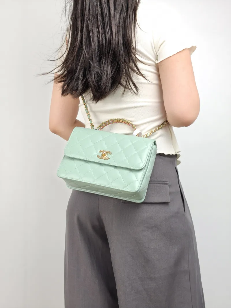 Chanel Crossbody Bag Green Calfskin One Size 22 × 7 × 16 cm — on-model view 2 of 3