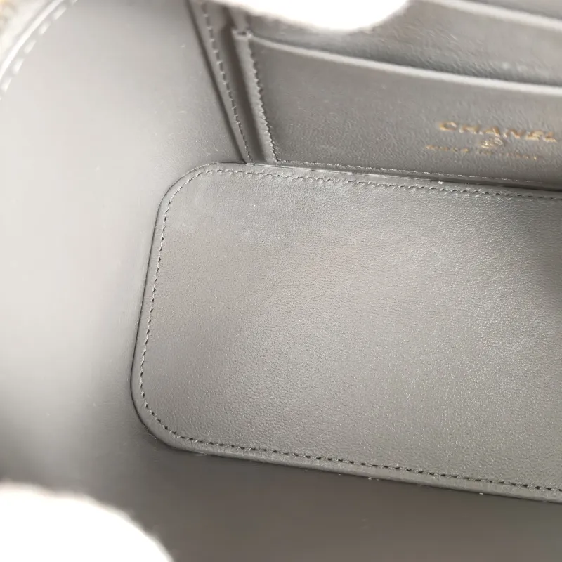 Chanel Crossbody Bag Edition Grey Lambskinmini16 × 8 × 9.5 cm — detail view 6 of 14