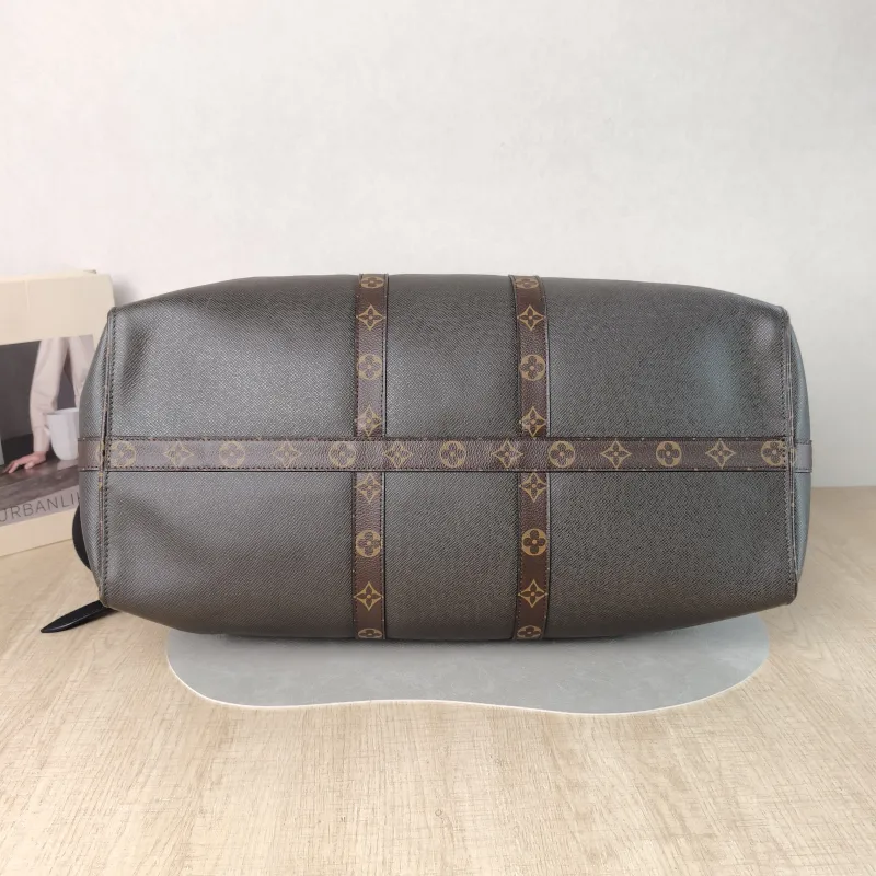 Louis Vuitton Top Handle Bag Keepall 50 Shoulder Strap Edition Green Calfskin One Size 50 × 23 × 29 cm — cover view 5 of 5