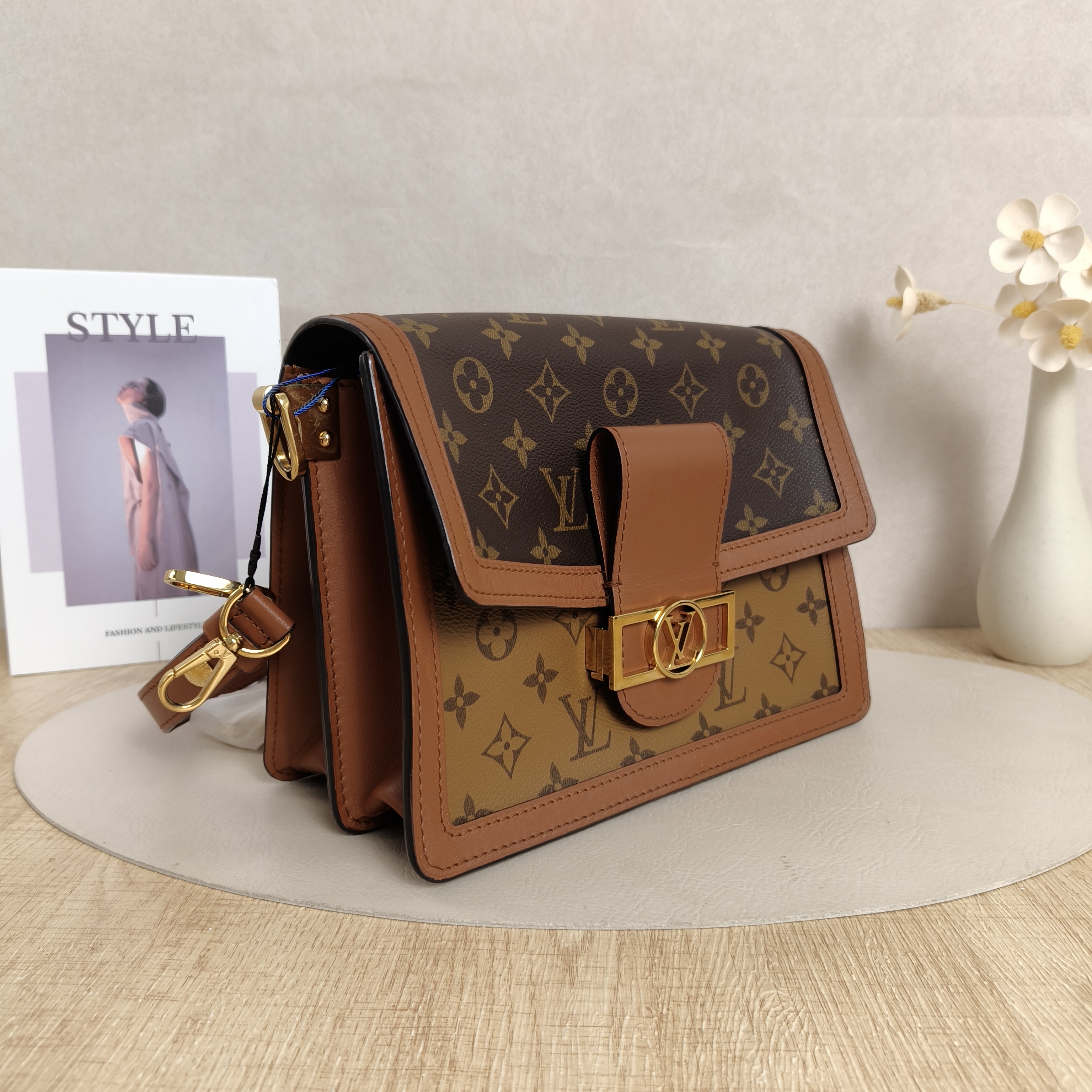 Louis Vuitton Crossbody Bag Dauphine Monogram PVC25 × 10.5 × 17 cm — cover view 4 of 11
