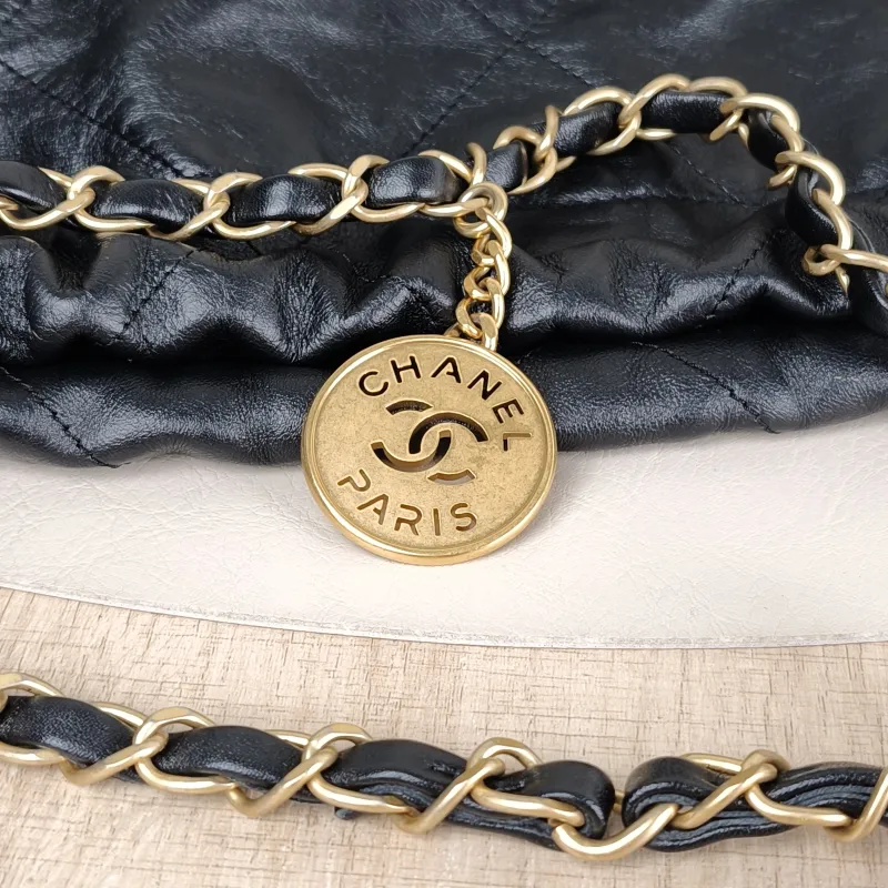 Chanel Shoulder Bag 22Bag Black CC alfskin Small 35 × 7 × 37 cm — detail view 9 of 14