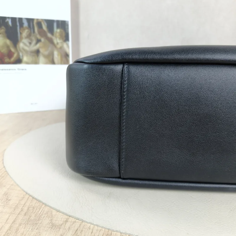 SAINT LAURENT Shoulder Bag LE 5 À 7 Hobo Black Calfskin Large30 × 13 × 31 cm — detail view 1 of 11