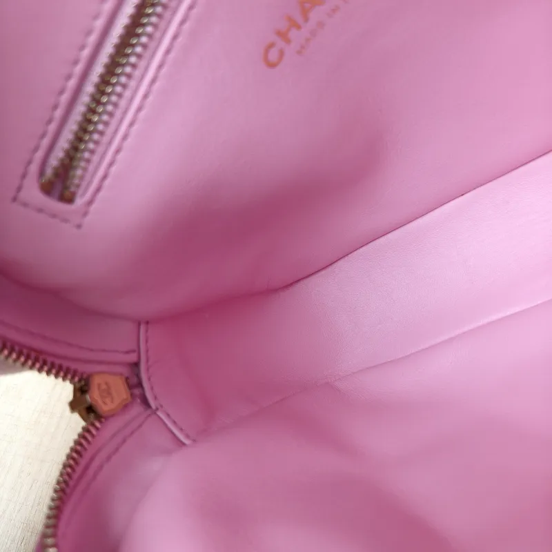 Chanel Backpack23p Pinkado Backpack Pink Calfskin One Size19 × 6 × 19 cm — detail view 9 of 18