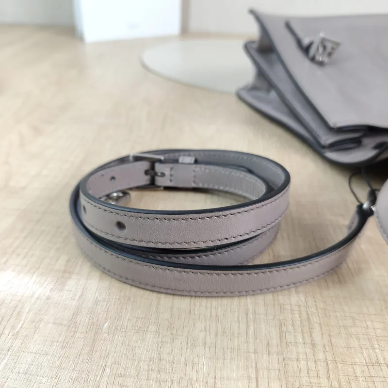 PRADA Shoulder Bag Shoulder Bag Grey Waxed Leather Calfskin One Size 32 × 10 × 17 cm — detail view 2 of 15