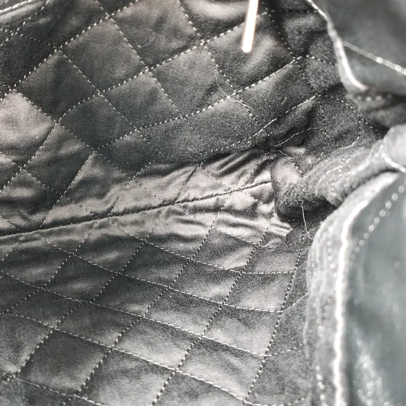 Chanel Shoulder Bag 22Bag Black CC alfskin Small 35 × 7 × 37 cm — detail view 7 of 14