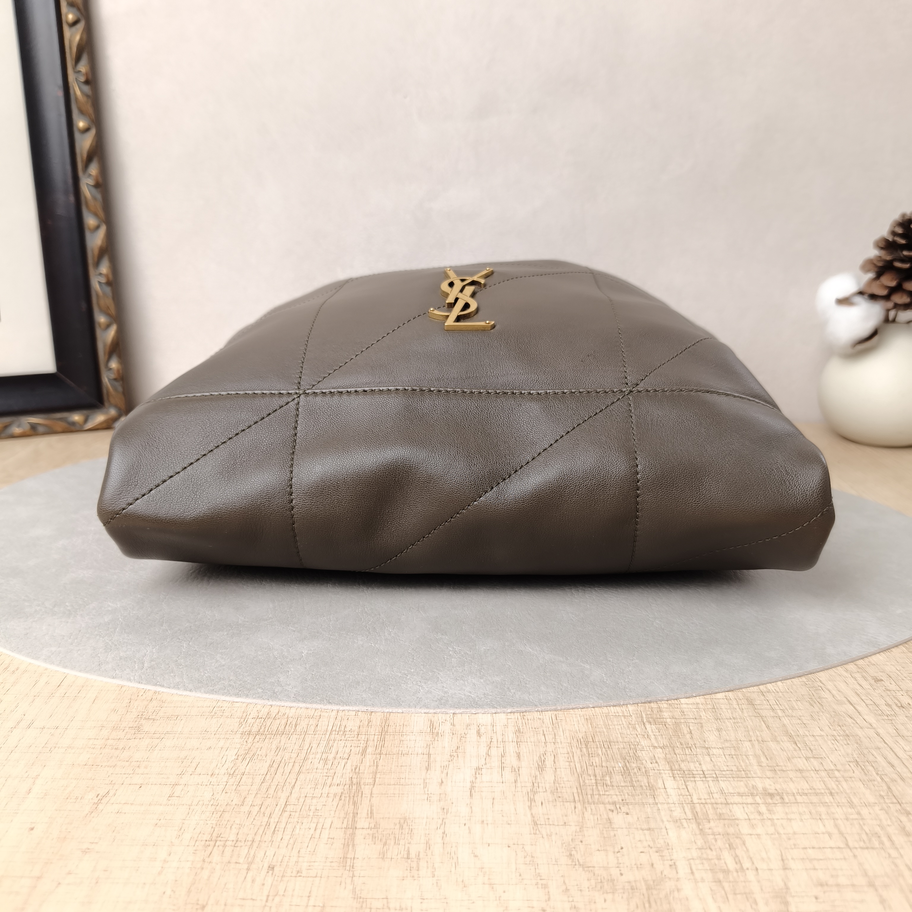 SAINT LAURENT Shoulder Bag JAMIE POCHON Green Lambskin Medium27 × 3 × 34 cm — cover view 2 of 5